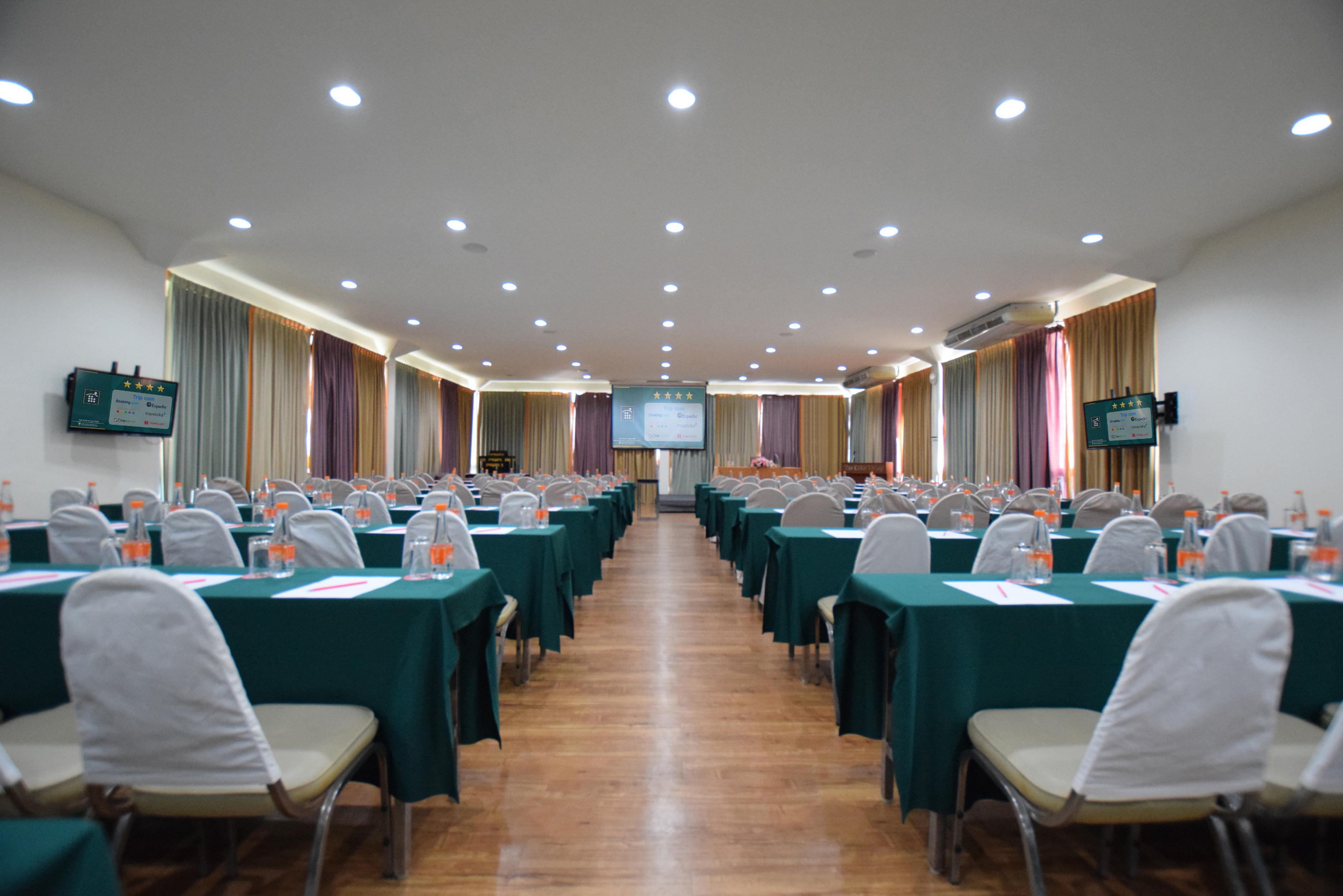 The Color Living Hotel Samut Prakan Exterior photo