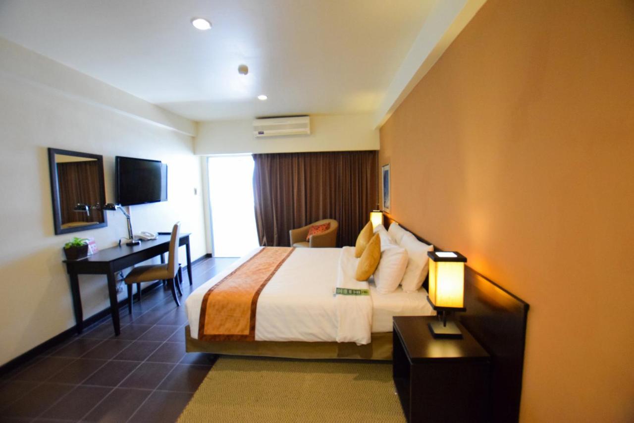 The Color Living Hotel Samut Prakan Exterior photo